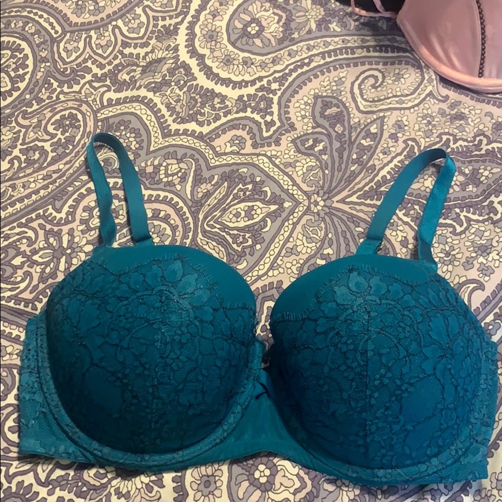 Victoria’s Secret very sexy balconet bra 36DD